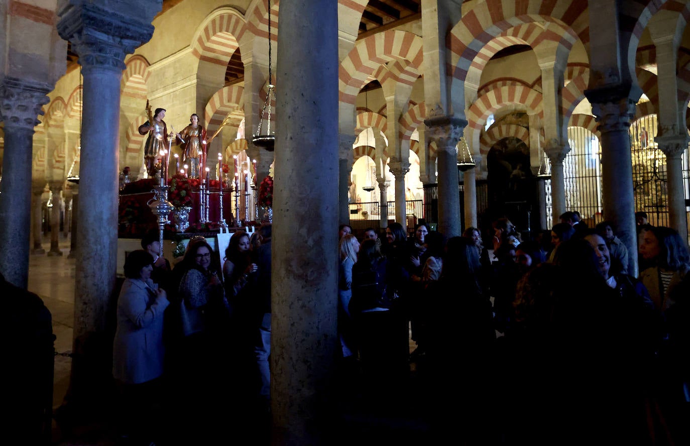 Los colegios de la Fundación Santos Mártires honran a los patronos de Córdoba en la Catedral, en imágenes