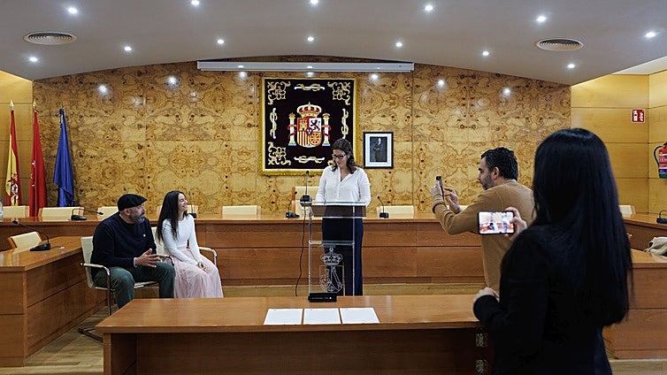 El municipio del «sí, quiero»: las bodas civiles desbordan al Ayuntamiento de Torrelodones