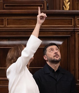 Imagen secundaria 2 - Zelenski acude al Congreso para reunirse con Armengol y Rollán