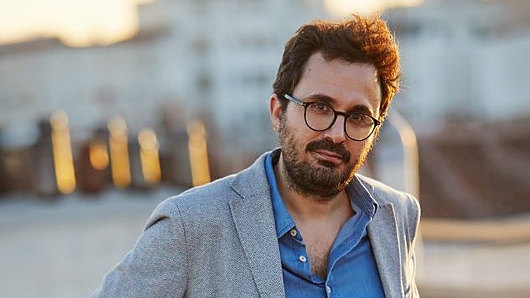 Benjamín G. Rosado, periodista y escritor:  «La política hoy es una ficción de relatos a la carta»