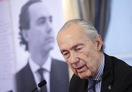 Luis Alberto de Cuenca recibe el premio de Poesía Iberoamericana Reina Sofía y presenta 'Verano eterno'