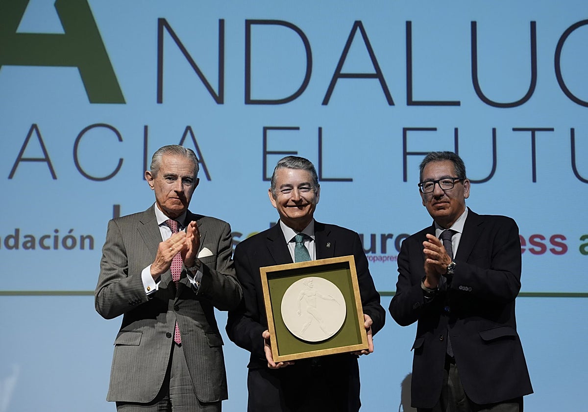 Antonio Sanz recoge el premio a la EMA