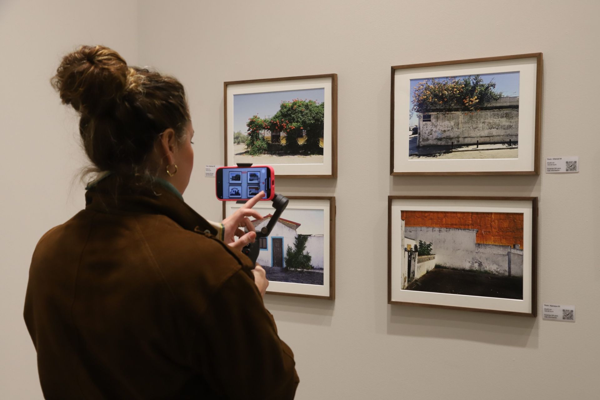 La exposición de fotografía de Rafael E. Cárdenas en la fundación Caja Rural del Sur de Córdoba, en imágenes