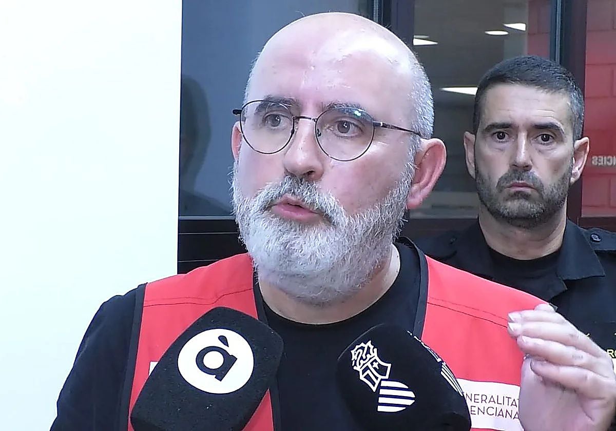Imagen del subdirector general de Emergencias de la Generalitat Valenciana, Jorge Suárez, la noche del 29 de octubre