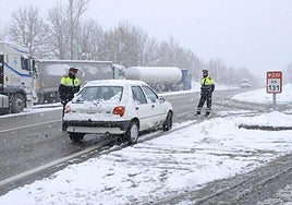 La Aemet activa un aviso por nevadas en Cataluña desde este miércoles tras la llegada del ambiente invernal: éstas serán las zonas más afectadas