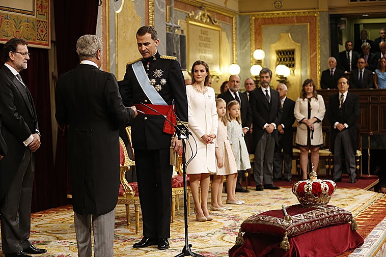 De la proclamación de Don Juan Carlos al discurso más difícil de Felipe VI: los hitos de cinco décadas de Monarquía
