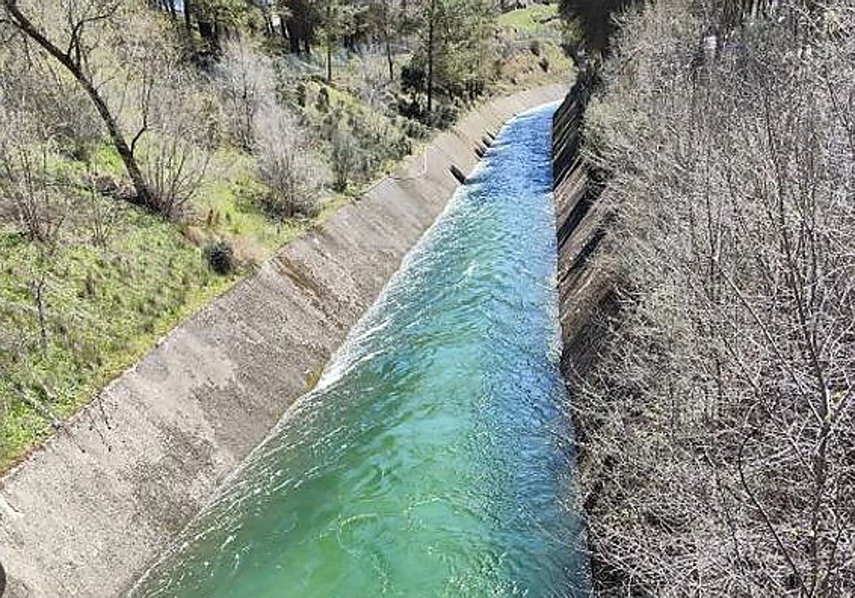El canal entre los embalses de Entrepeñas y Buendía