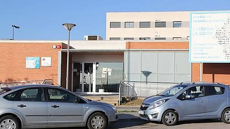 Condenan a seis meses de alejamiento a las dos mujeres que amenazaron a sanitarias del centro de salud de La Coma