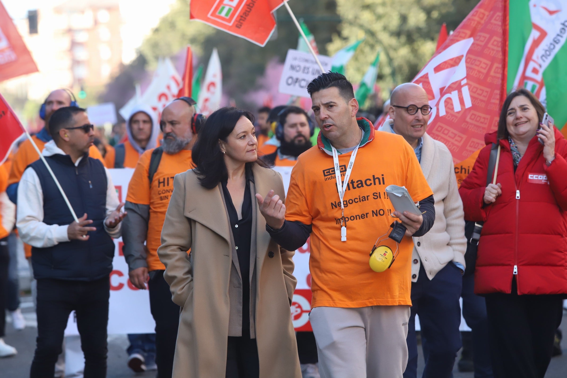 En imágenes, la tensa jornada de la plantilla de Hitachi en Córdoba