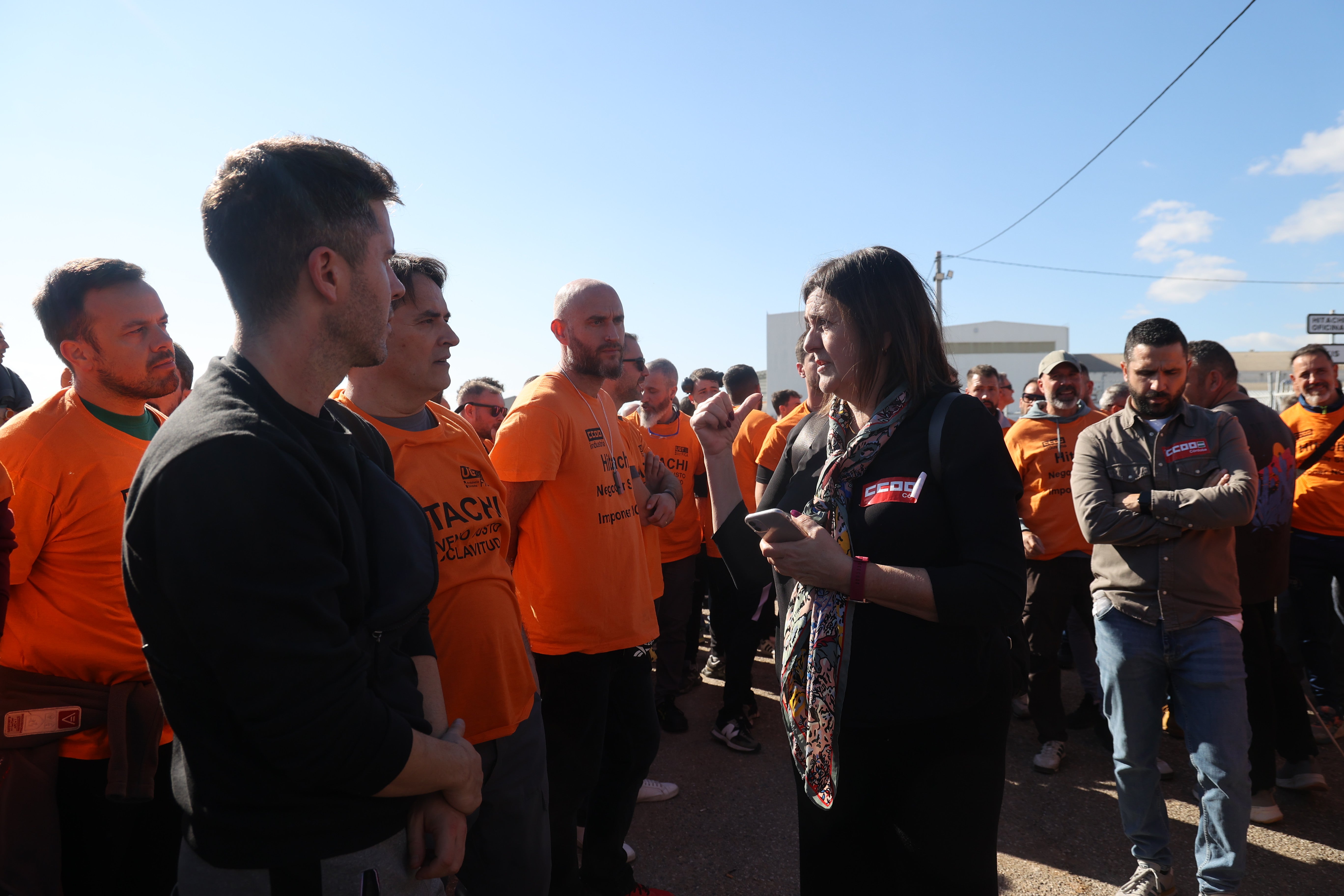 En imágenes, la tensa jornada de la plantilla de Hitachi en Córdoba