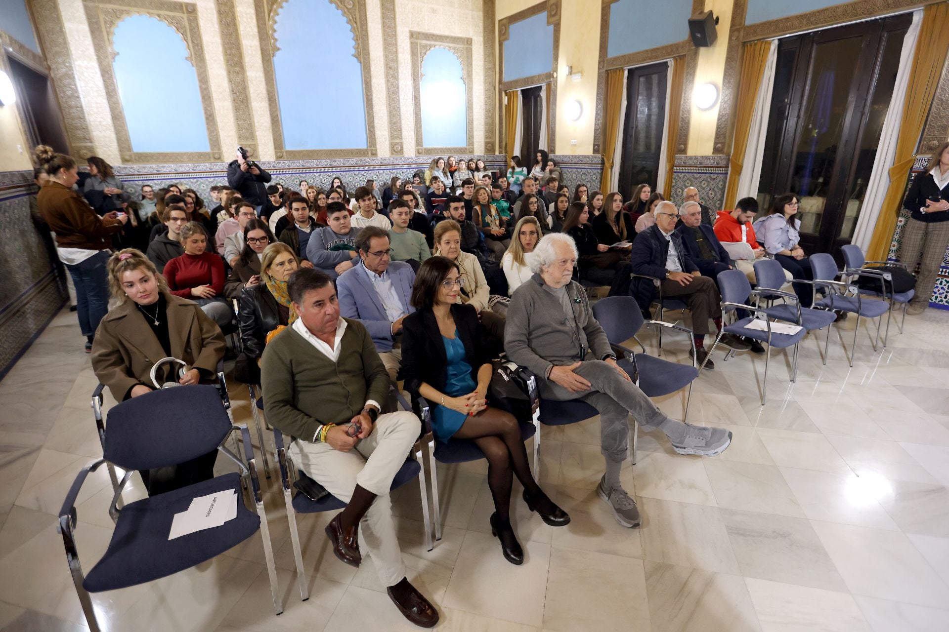 La charla de Alejandro Rojas Marcos sobre el &#039;Poder andaluz&#039; en Córdoba, en imágenes