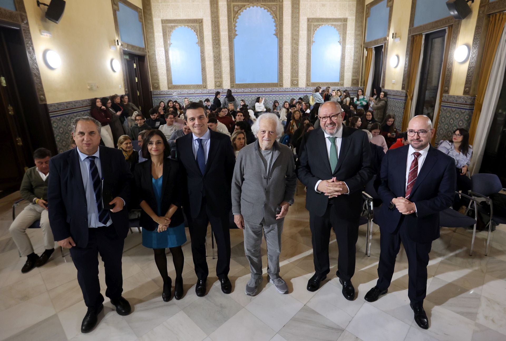 La charla de Alejandro Rojas Marcos sobre el &#039;Poder andaluz&#039; en Córdoba, en imágenes