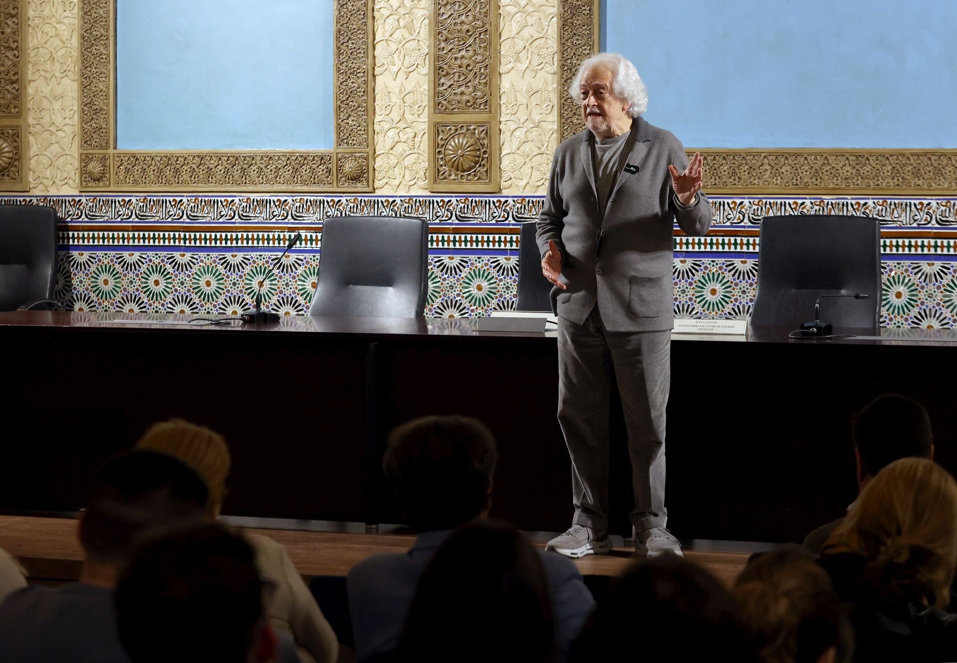 La charla de Alejandro Rojas Marcos sobre el &#039;Poder andaluz&#039; en Córdoba, en imágenes