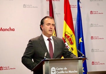 La inexperiencia de Vox frente a la 'picardía' de PP y PSOE le obligan a devolver 34.345 € a las Cortes de Castilla-La Mancha