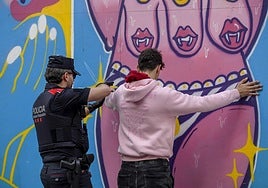 Los Mossos siguen los pasos de la Ertzaintza y detallarán el origen de los detenidos