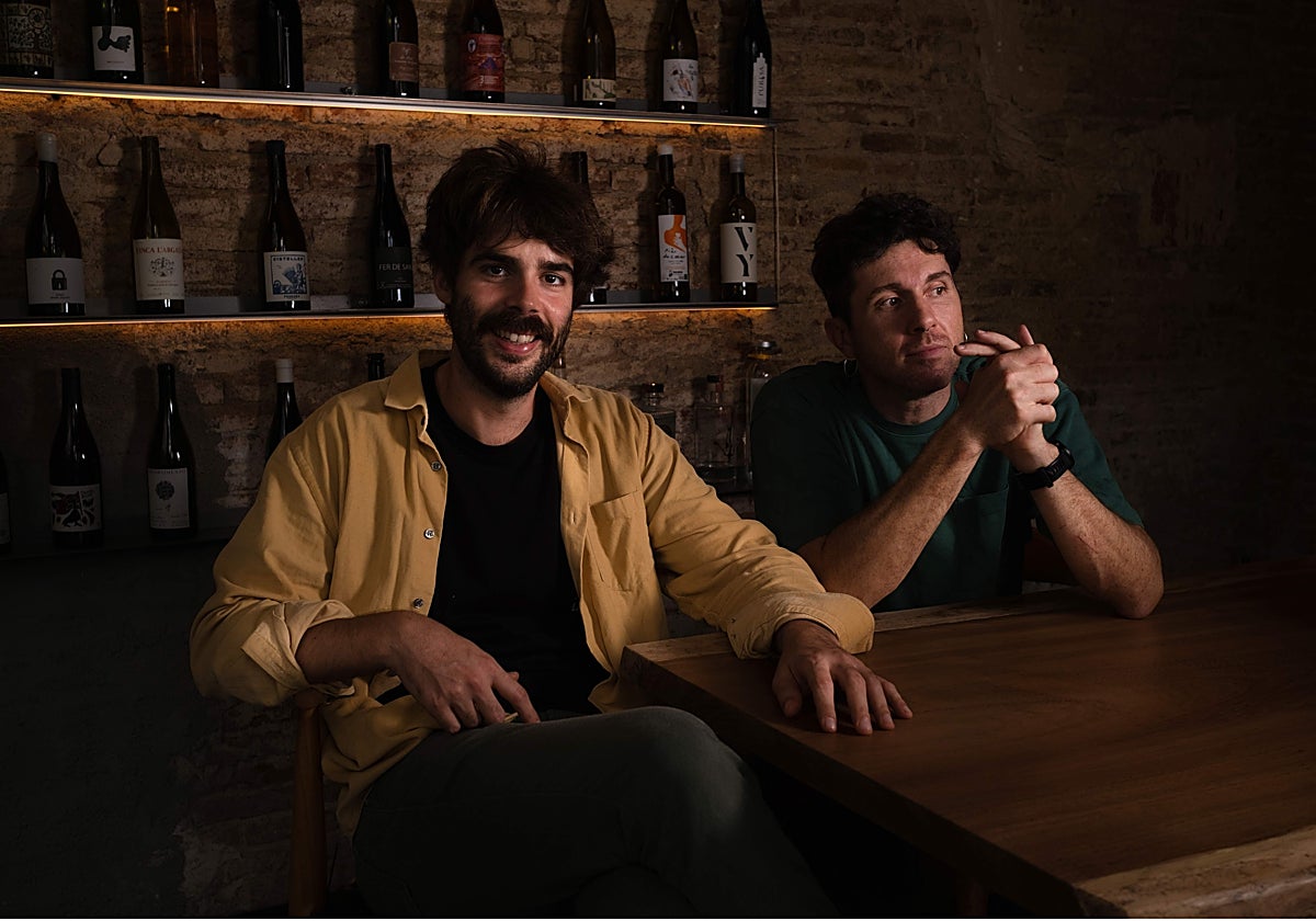 Markel Cormenzana y Víctor Regás, fundadores de Bar Puntal y de Colmado Puntal, emulan los txokos vascos con Taula Puntal