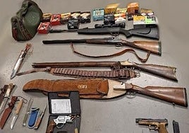 Acuden a una llamada por violencia de género e intervienen en el domicilio «todo un arsenal» de armas y munición