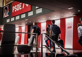 El juez que investiga el presunto blanqueo de Ábalos y Koldo pide al PSOE que informe de todos los pagos en metálico desde 2017 a 2024