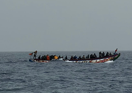 Rescatados 142 inmigrantes más en aguas de El Hierro y Gran Canaria