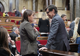 Illa anuncia que el Govern compra «más de mil pisos» a InmoCaixa para aumentar el parque público catalán
