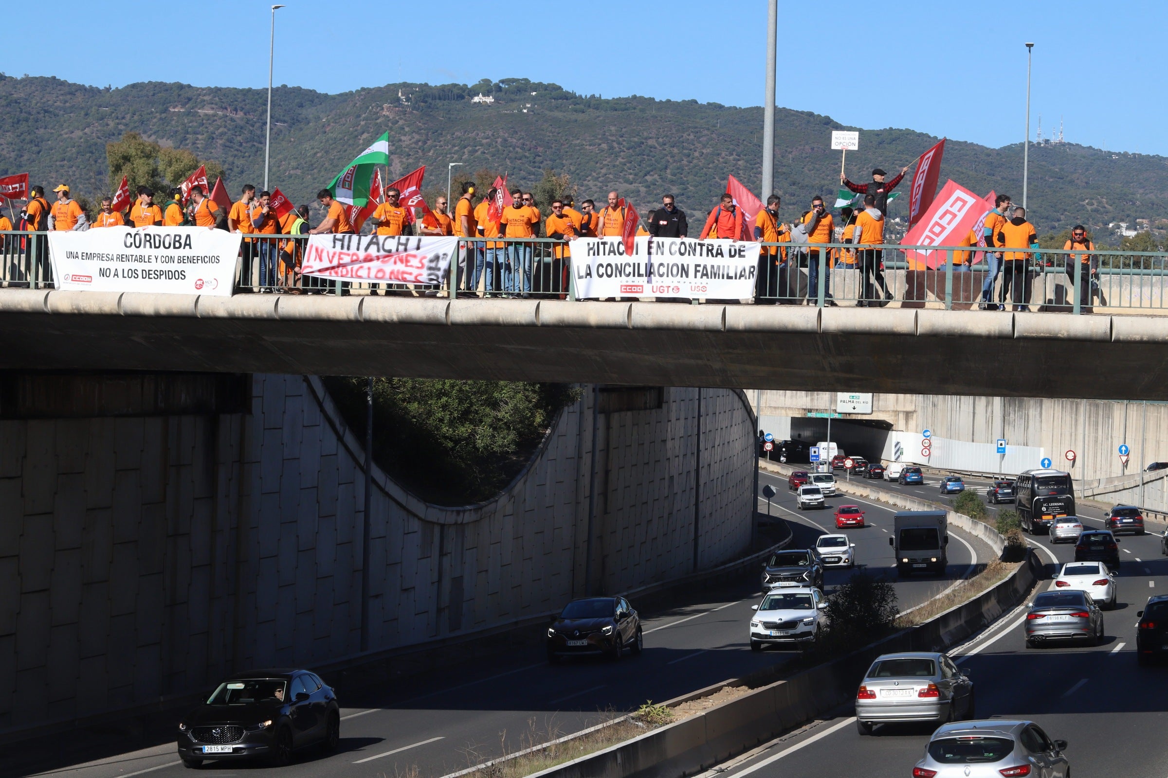 La nueva protesta de la plantilla de Hitachi en Córdoba, en imágenes