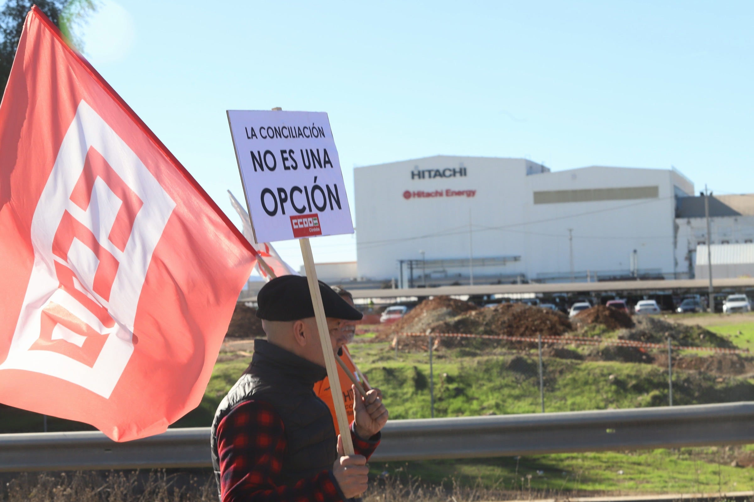 La nueva protesta de la plantilla de Hitachi en Córdoba, en imágenes