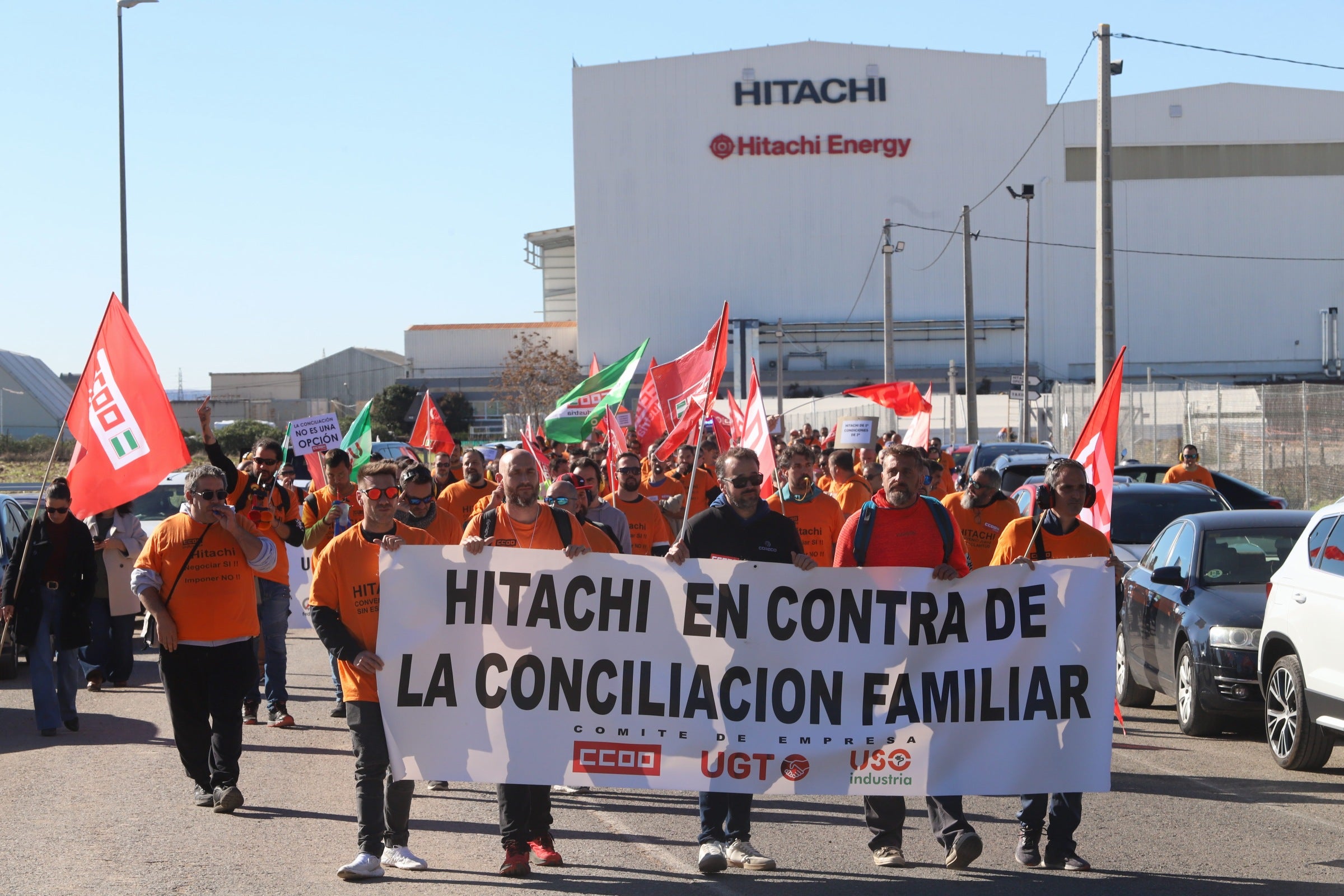 La nueva protesta de la plantilla de Hitachi en Córdoba, en imágenes