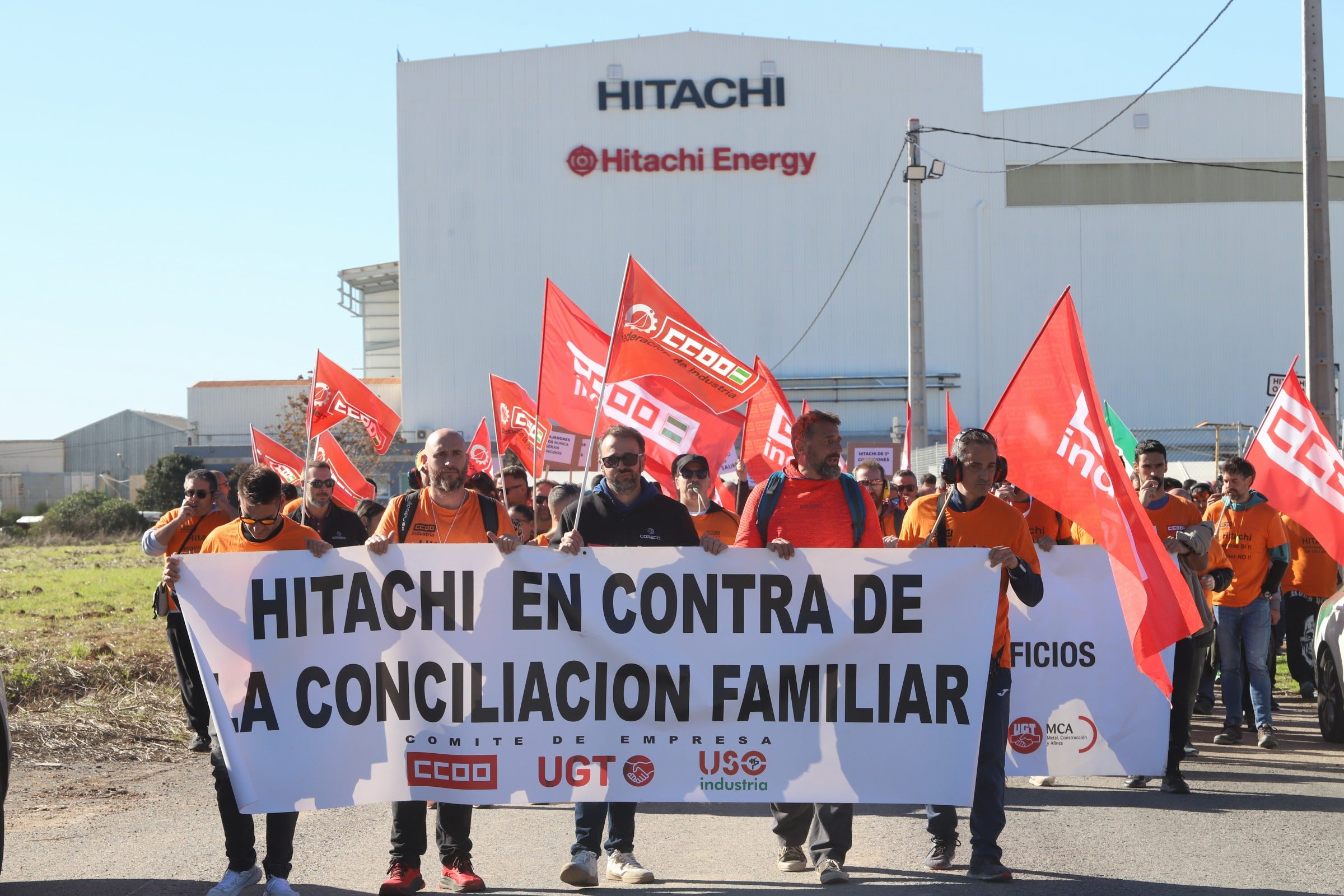 La nueva protesta de la plantilla de Hitachi en Córdoba, en imágenes