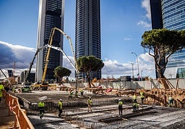 En las entrañas de la Castellana: cómo soterrar el norte sin cortar suministros a Las Cuatro Torres y La Paz ni árboles centenarios