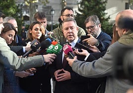 Page, ante el «día horribilis» del PSOE:  «Hay multitud de espadas de Damocles  sobre la escena política nacional y no son toledanas»