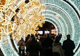 León y Valladolid pulsan el botón de encendido de sus luces de Navidad