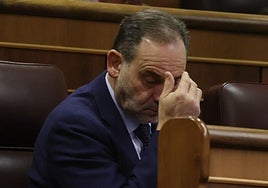 Ábalos dejará de cobrar 5.300 euros brutos al mes como diputado con su entrada en prisión