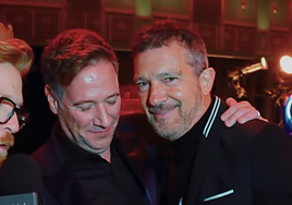 Antonio Banderas (65 años), actor de Hollywood: «El ajo blanco con cabello de ángel es maravilloso»