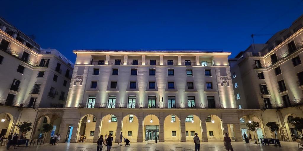 Hearing abuse - Alicante - U75164463368lC