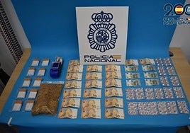 Tres detenidos en Puertollano por vender droga a clientes jóvenes, algunos menores, en una vivienda próxima a centros escolares