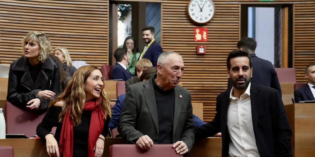 La izquierda cuestiona al nuevo presidente de la Generalitat Valenciana: «Eres el número dos, Mazón seguirá mandando»