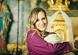 El emotivo bautizo de la hija de María Toledo con sabor flamenco en Villamiel de Toledo