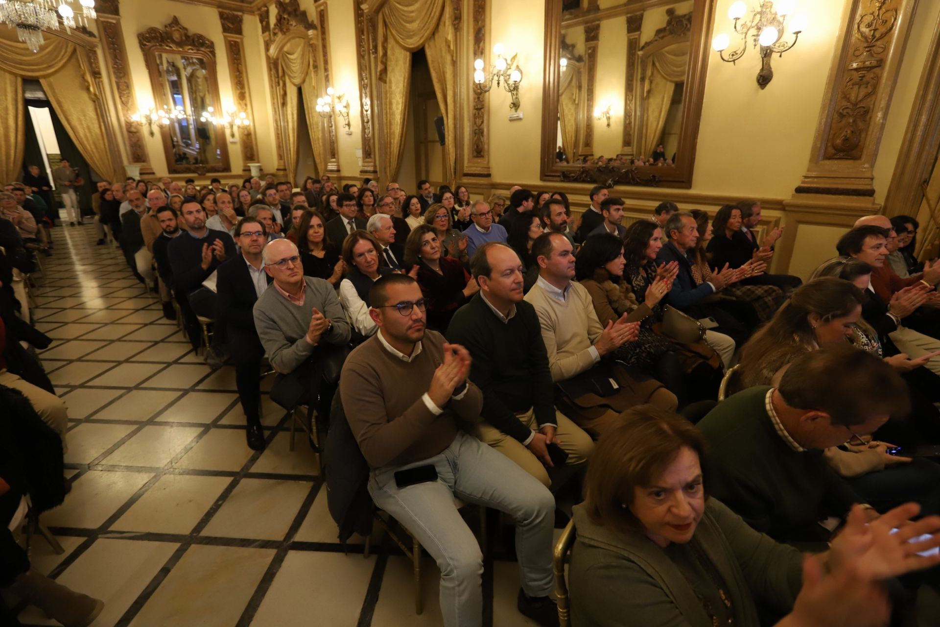 La concurrida presentación del libro de Mariano Rajoy en Córdoba, en imágenes