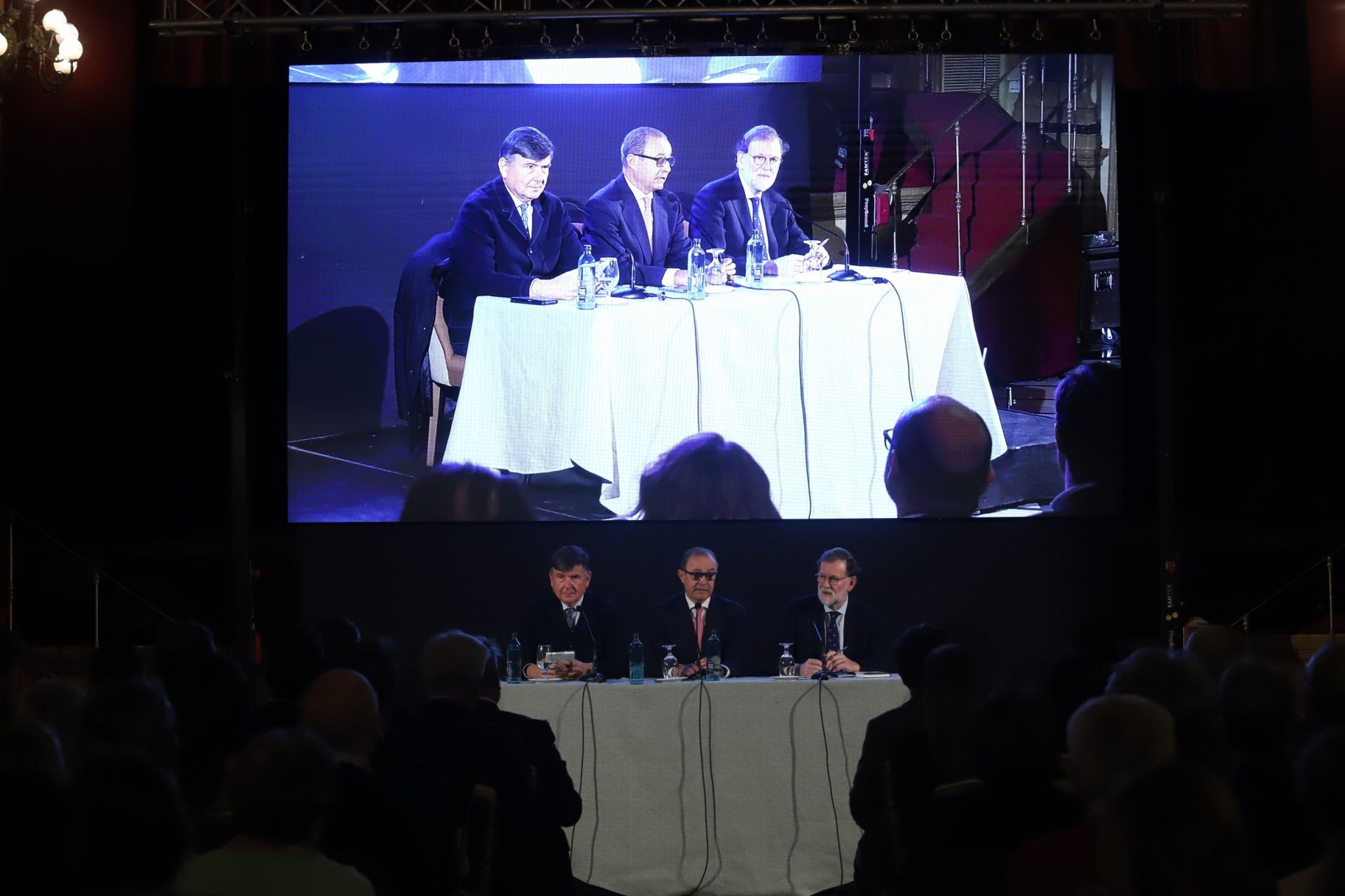 La concurrida presentación del libro de Mariano Rajoy en Córdoba, en imágenes