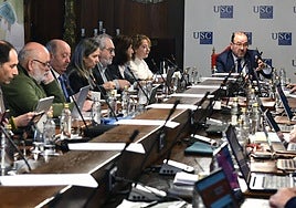 La USC dilata su apoyo a la descentralización del grado de Medicina y la UDC da por roto el acuerdo