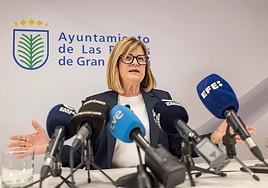 La concejala socialista Inmaculada Medina asegura que no tiene que esconderse y que está guardando «capturas de todo»