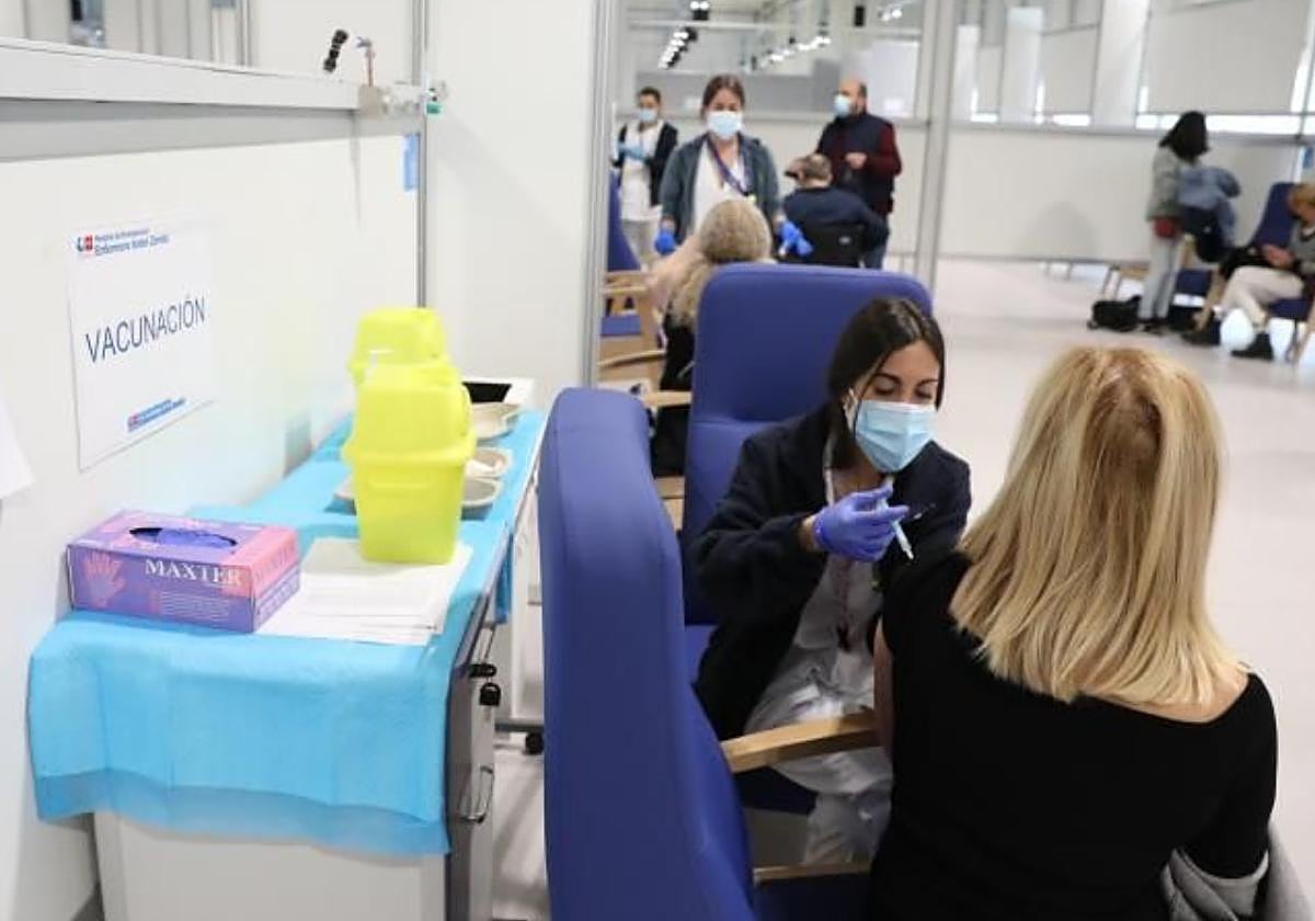 Vacunaciones en el Hospital Isabel Zendal durante la pandemia de Covid-19