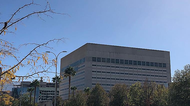 The building known as El Cubo will house the future City of Justice of Granada