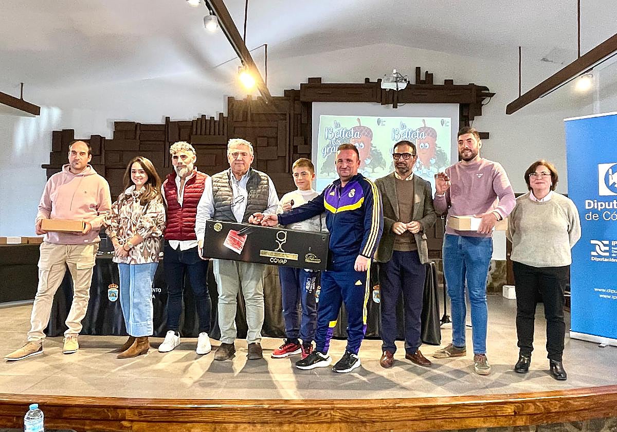 Los ganadores del concurso que buscaba la bellota más grande de Los Pedroches