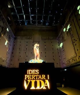 Imagem secundária 2. O prefeito de Córdoba, José Maria Bellido, visitou o Salão Orive junto com os responsáveis ​​pela cultura e os curadores da exposição.