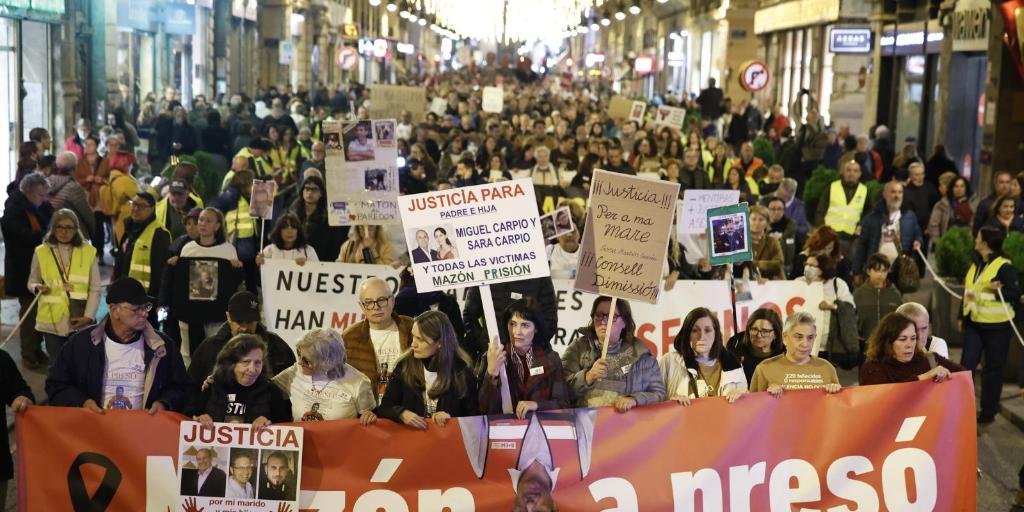 La primera manifestación tras la dimisión de Mazón pide que deje el acta de diputado y declare ante la juez de Catarroja