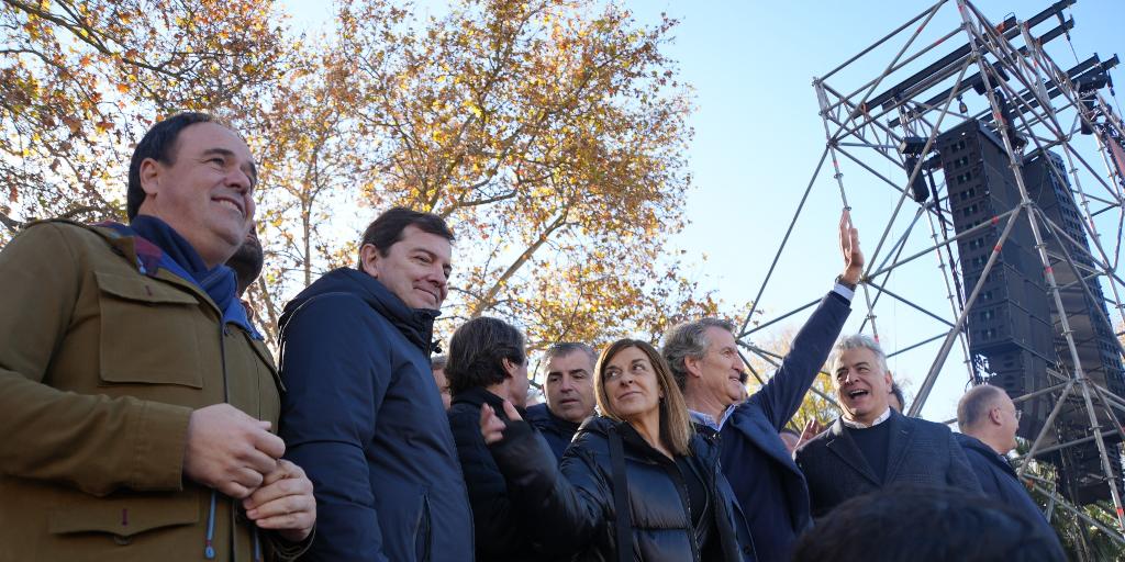 Pérez Llorca estrena liderazgo en Madrid y pone el foco en el vínculo entre Morant y Ábalos