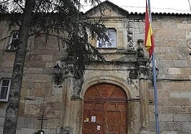 Ocho alcaldes de la Sierra Norte unen fuerzas ante el delegado del Gobierno para salvar la casa cuartel de Torrelaguna