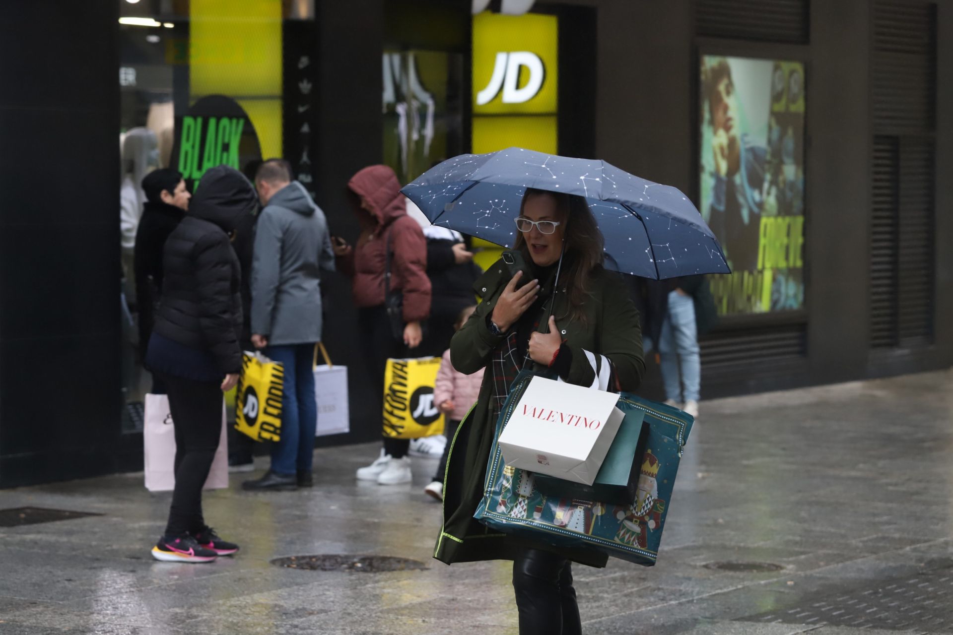 Las compras anticipan la Navidad en Córdoba, en imágenes