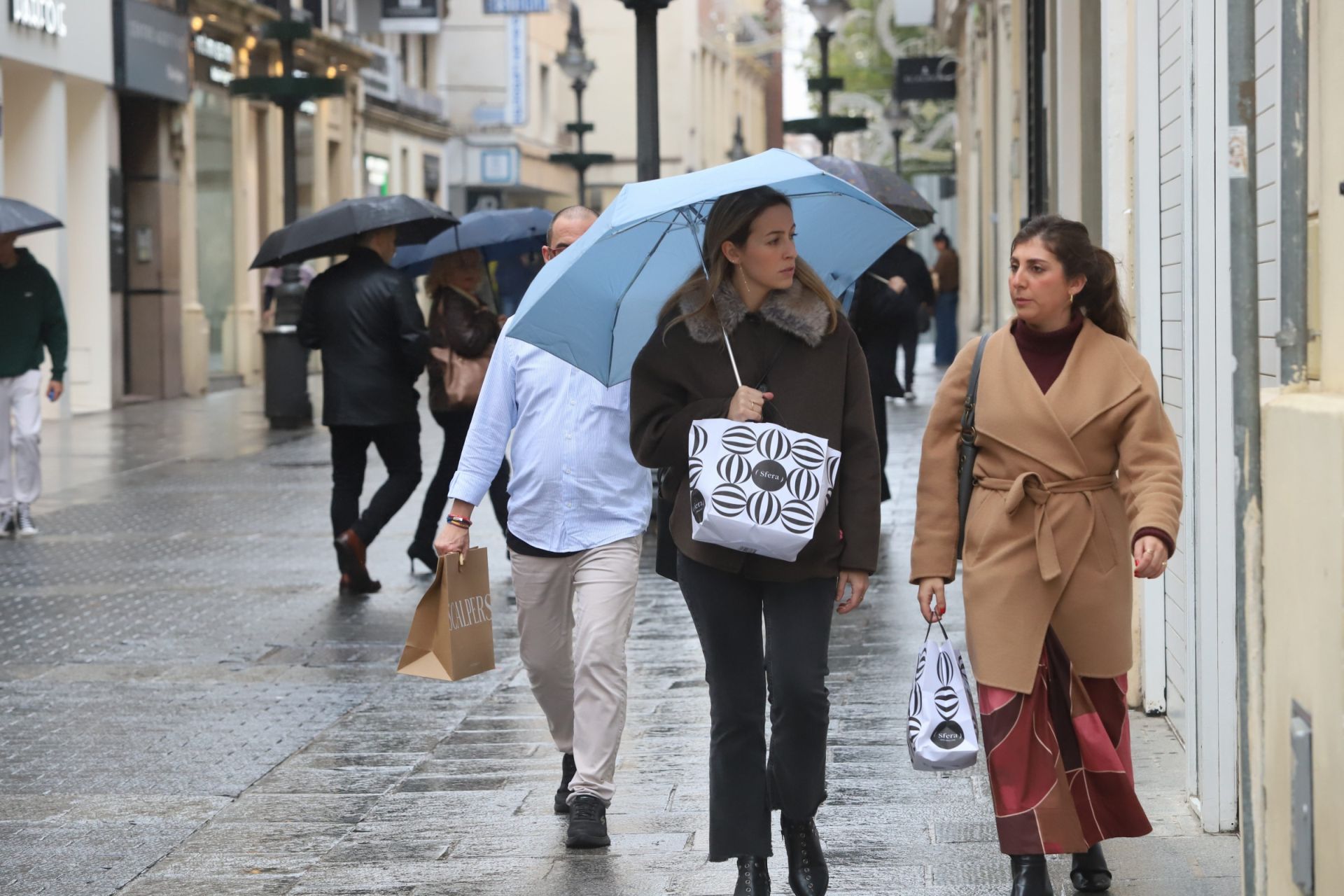 Las compras anticipan la Navidad en Córdoba, en imágenes